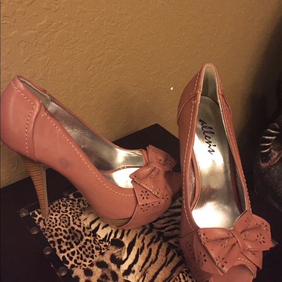 High Heels 👠 - Picture 2 of 7